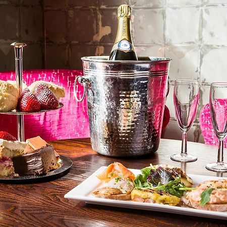 酒廊酒店&酒吧 彭里斯 外观 照片