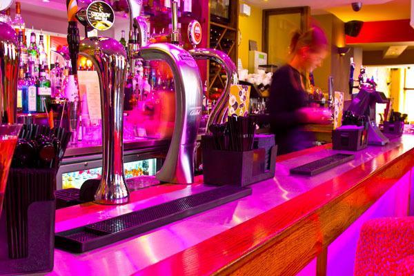酒廊酒店&酒吧 彭里斯 外观 照片